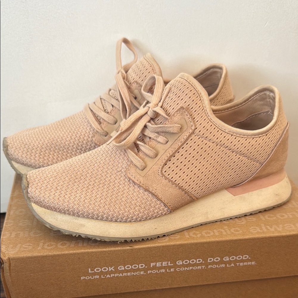 Women's Light Pink Sneakers